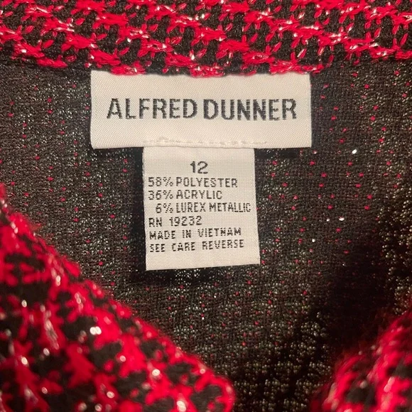 🍄Vintage Alfred Dunner Red & Black “Sparkle Knit” Zip-Up Jacket - Picture 3 of 7